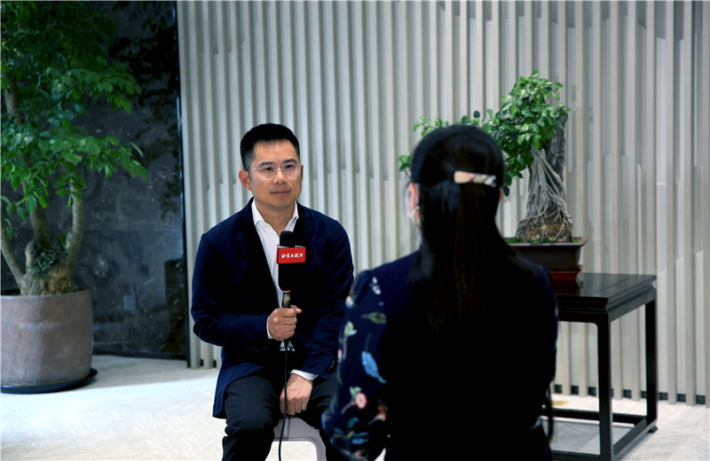 2020年5月6日，北京電視臺(tái)就“疫情當(dāng)前，建筑行業(yè)如何做好復(fù)工復(fù)產(chǎn)工作”，到中天北京集團(tuán)實(shí)地走訪，中天北京集團(tuán)總裁張向洪作為朝陽(yáng)區(qū)人大代表接受訪問(wèn)。