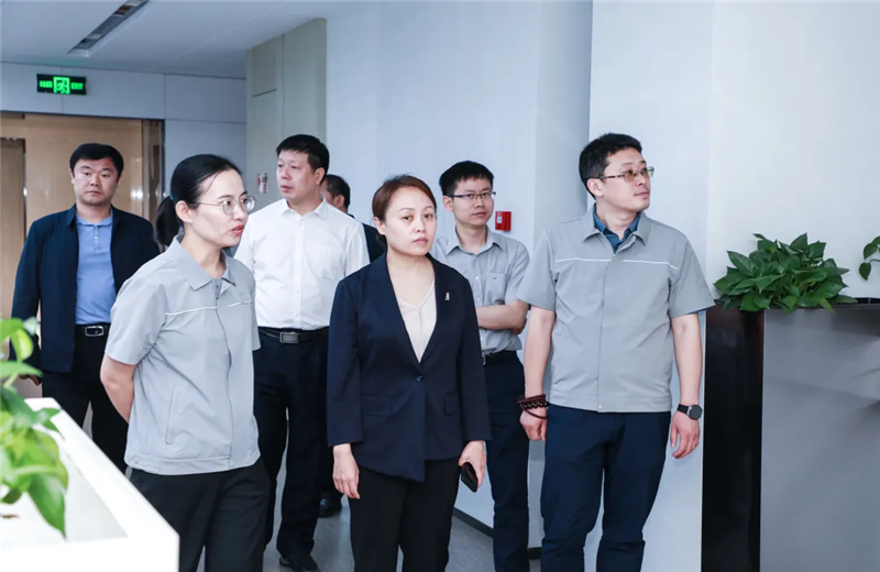 2023年5月15日，河北建材職業(yè)技術(shù)學(xué)院黨委書記張明莉一行到中天北京集團(tuán)進(jìn)行校企合作交流。