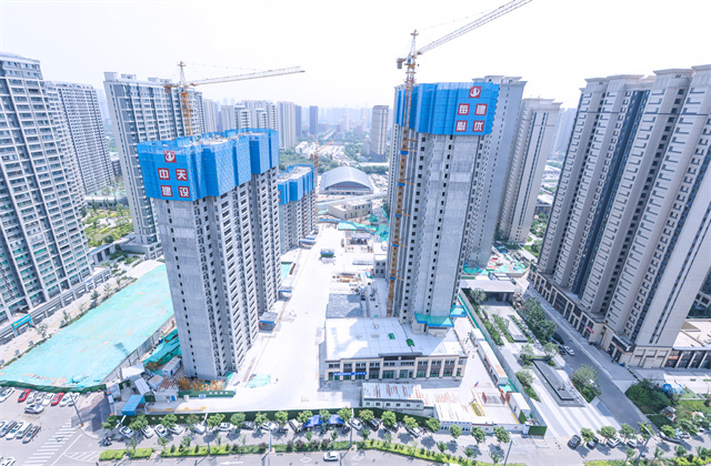 太原市萬柏林區(qū)住建領(lǐng)域“安全月”活動(dòng)暨房屋建筑工程現(xiàn)場觀摩會(huì)在中天北京集團(tuán)龍湖天鉅四五六七組團(tuán)項(xiàng)目召開